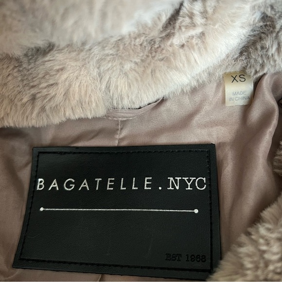 Bagatelle NYC faux fur cropped hooded jacket, taupe, size XS - Picture 2 of 9